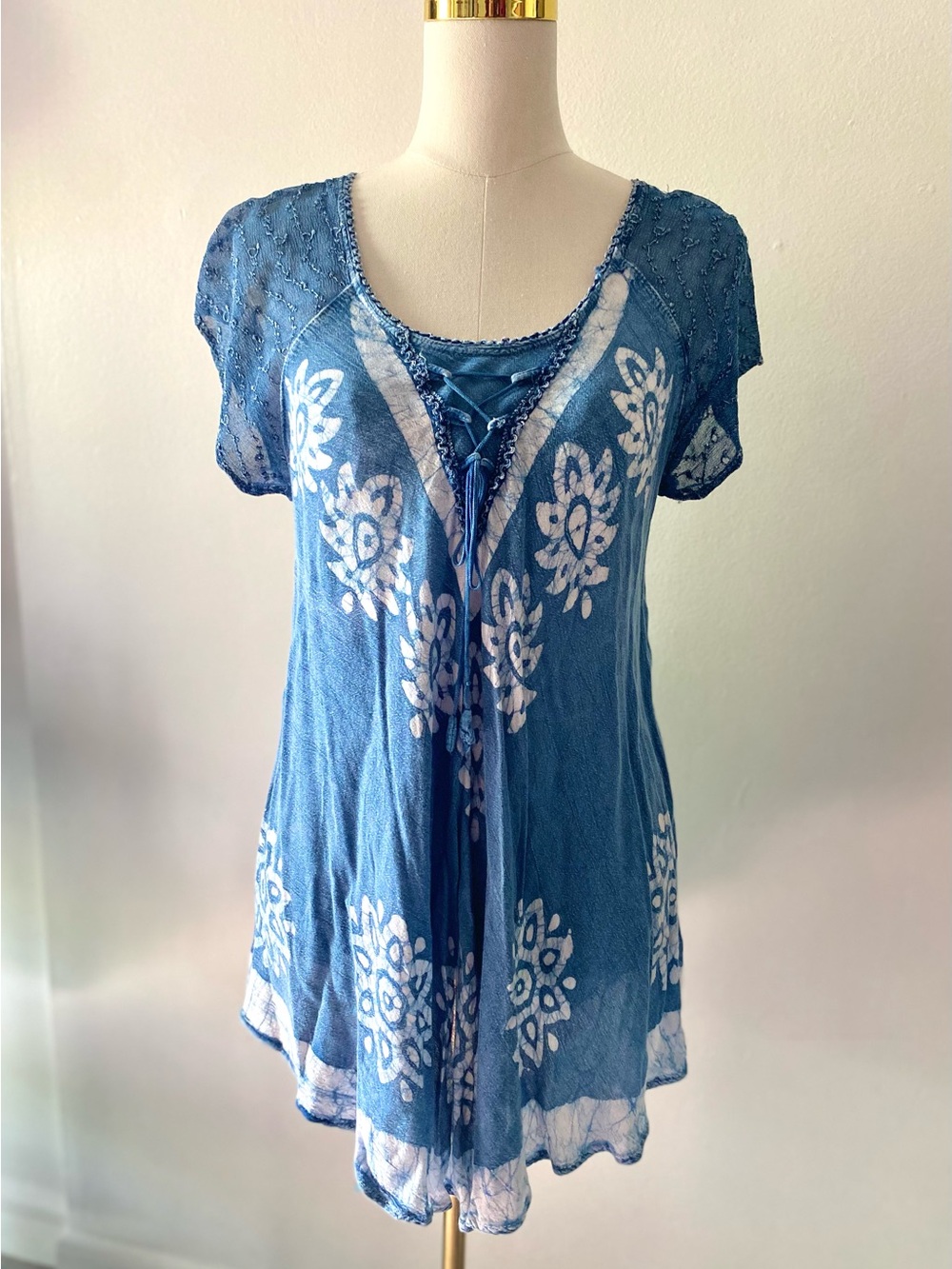 Woman's Lapogee Boho Flowy Tie Dye Floral Lace Up Front Top, Blouse Size M Rare